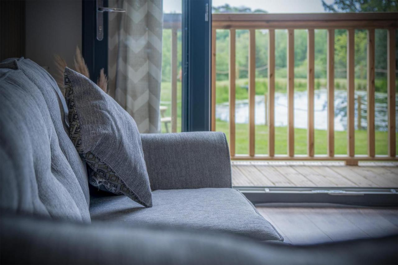 Cabin In The Woods - 1 Bedroom Lodge - Kilgetty Stepaside  Экстерьер фото
